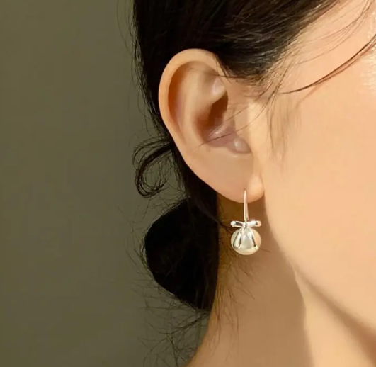 TRISH Pearl Bow Earrings