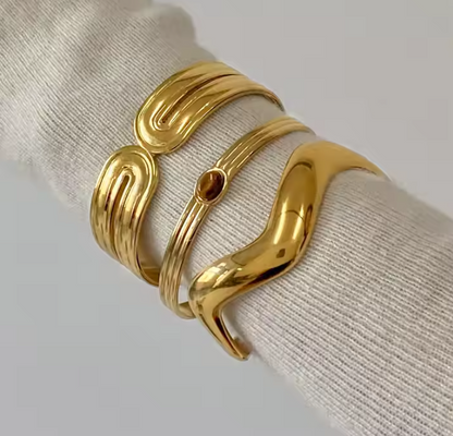 CAROLINE Wave Cuff