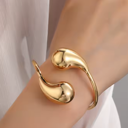 ISLA Tear Drop Bangel and Ring Set