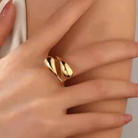 ISLA Tear Drop Bangel and Ring Set