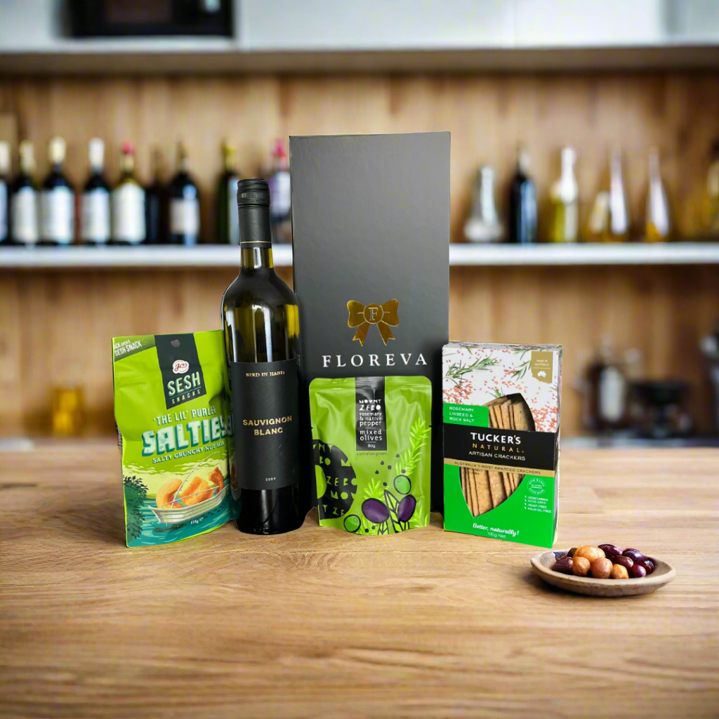 WHITE WINE & NIBBLES Hamper